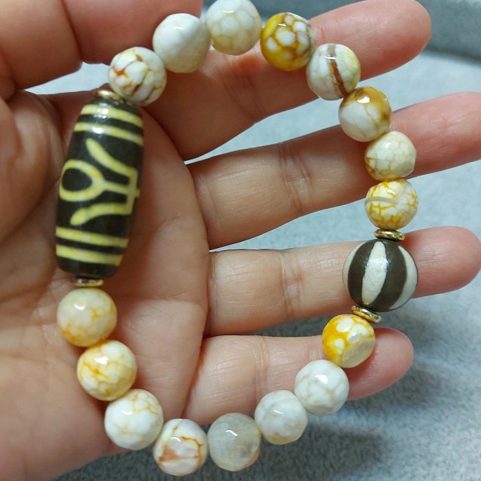 西藏財神瑪瑙天珠白龍鱗手鍊手珠象徵招財聚財財源滾滾助緊緊勾住財富