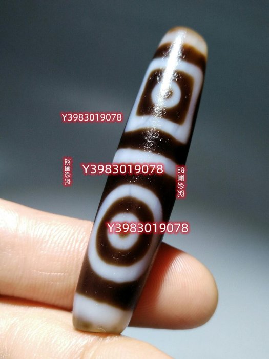 雙天地四眼天珠，特殊圖騰很是難得少見，干凈漂亮咬線分明嫩色天珠，藏
