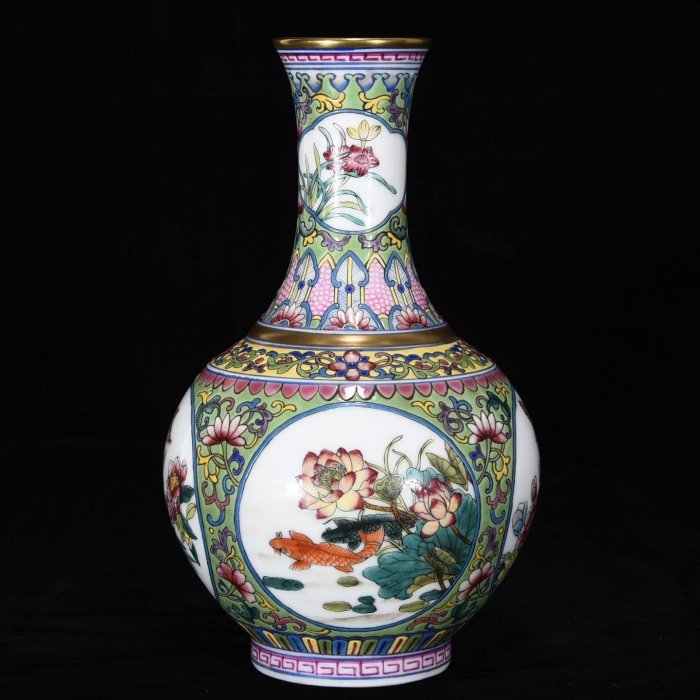 清乾隆粉彩描金開窗花鳥紋賞瓶，高14厘米.直徑27厘米，80028396古玩