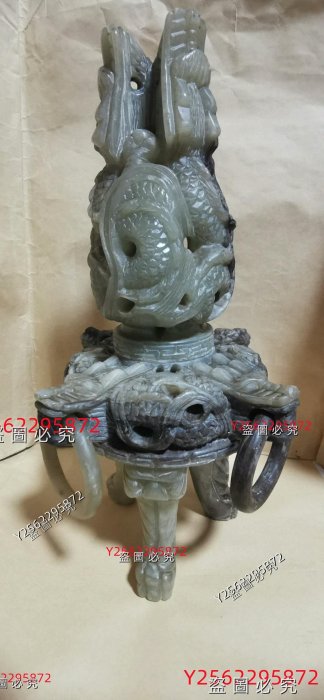 日本回流，老香爐，岫巖玉材質老玉石香爐一尊，整爐手工雕刻三足龍首銜
