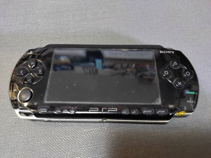 黑SONY PSP 遊戲主機 PSP-1007 可執行遊戲 有電池不保證蓄電力 附電源線 拍室