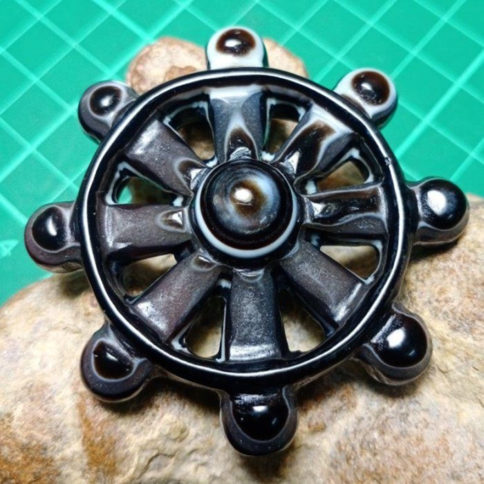 ⭕️ 台湾の上肯購入　高品質【十字六眼天珠】　本物瑪瑙石保証品80000円以上の品 世界唯一超級精品》天然西藏九眼頁岩石天珠礦【108子天眼珠佛珠/念珠