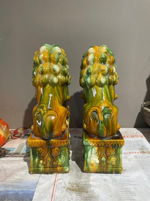 嚴選唐三彩獅子，釉色鮮艷奪目，品相完美無瑕，推薦作擺飾或珍藏