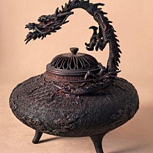 日本米田秀保創作香爐，整條立體龍浮雕設計，鏨空蓋與爐身回字紋裝飾