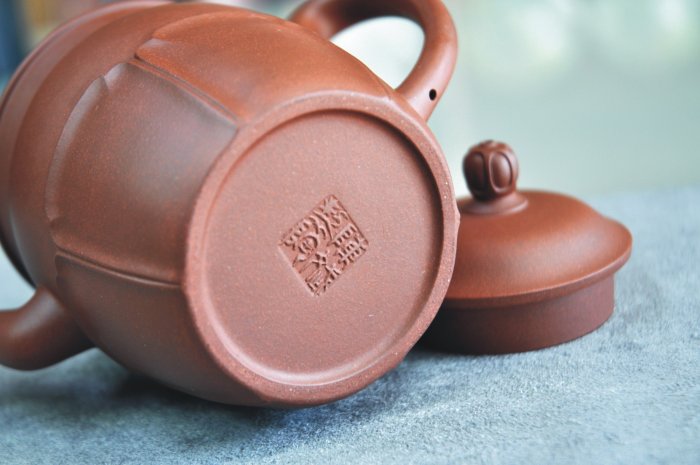 宜興茶壺 宜興茶壺工藝師/ 陳斌老師【高僧壺】 底槽青《百壺堂》R111808 | Yahoo拍賣