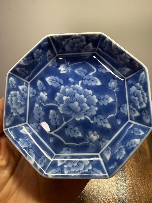 中国　青磁　花文　盃　時代箱付　M　R8208 日本回流青花八方盤直徑11公分高2.5公分全新未使用新款牡丹紋瓷盤5只
