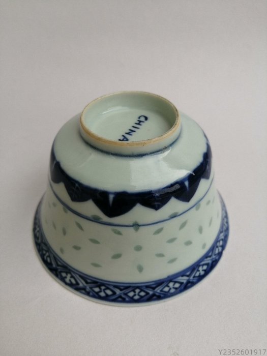 晚清民國，青花玲瓏瓷茶杯口徑10.5cm，高6cm 口沿處小磕沖，幾古董古瓷