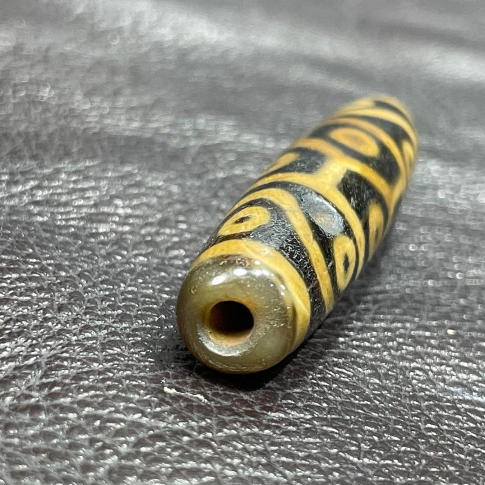 收藏天珠藏傳千年老藥坑多眼十四眼特殊圖騰老天珠，具有（104）能量