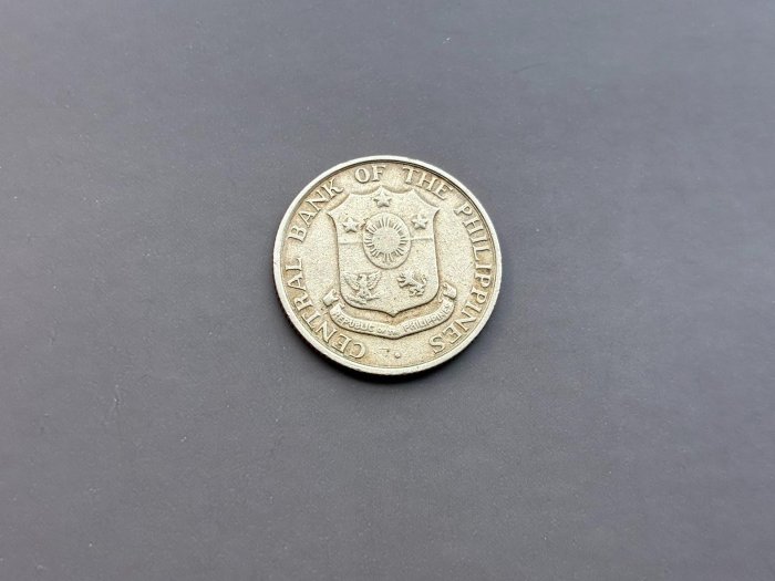 1962年菲律賓10分銅鎳合金硬幣，精巧17.8mm，嚴選古錢收藏推薦。1962年