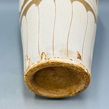 白磁 梅瓶 陶磁器 花瓶　中国朝鮮古美術宋時代磁州窯　時代物　高さ約29cm 宋代磁州窯刻花梅瓶高約29厘米口徑約2厘米底徑約7厘米瓶身白釉刻劃蓮