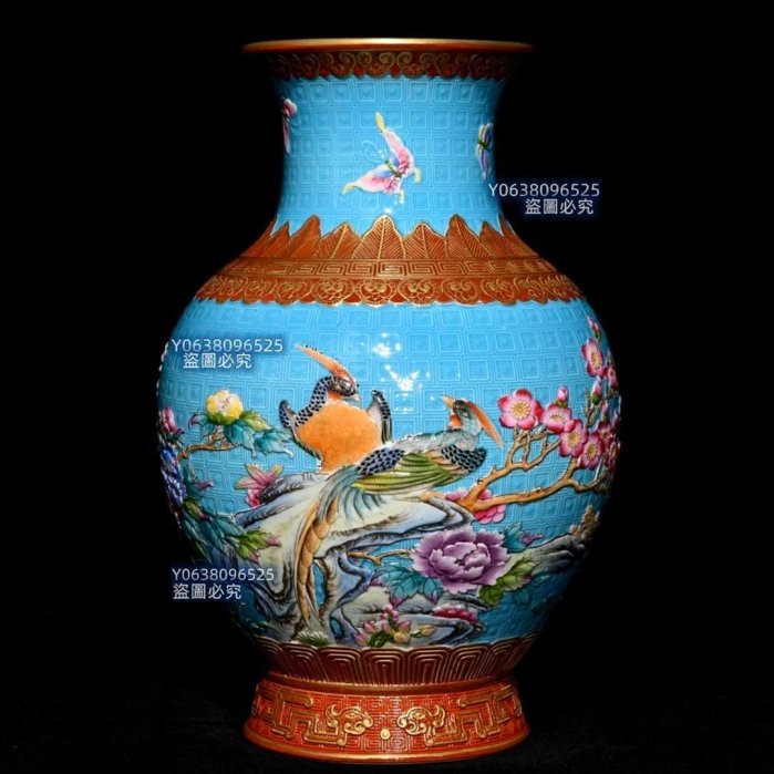 清乾隆松石釉礬紅描金浮雕粉彩花鳥紋瓶，高24.5cm直徑17cm，編號32 青