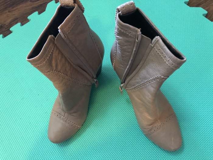 [[二手 私物自售 無附件 品牌真品]] Balenciaga 女鞋 機車包扣飾楔型短靴