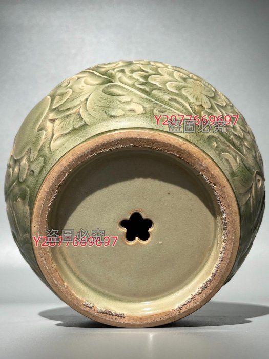 中国宋代耀州窯  倒流壶￼  陽刻花紋  古美術品 中国宋代耀州窯 倒流壶 陽刻花紋 古美術品（耀州窯倒流壺- Top