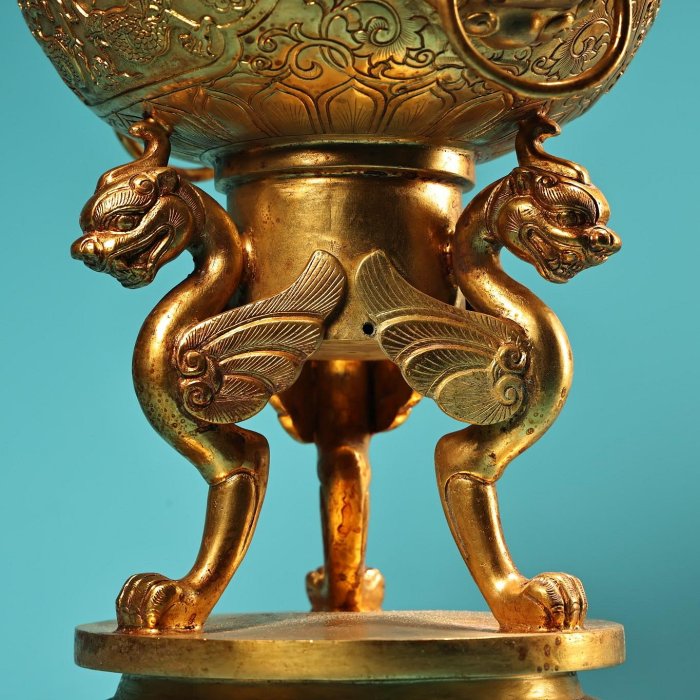 珍品舊藏收純銅全銅高浮雕鏨刻鎏金熏香爐工藝精湛器型款式精美重2400克