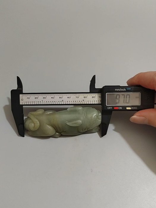 嚴選鄉村珍藏百年老和田玉貔貅手把件，玉質精純細膩，小品相完美無瑕老