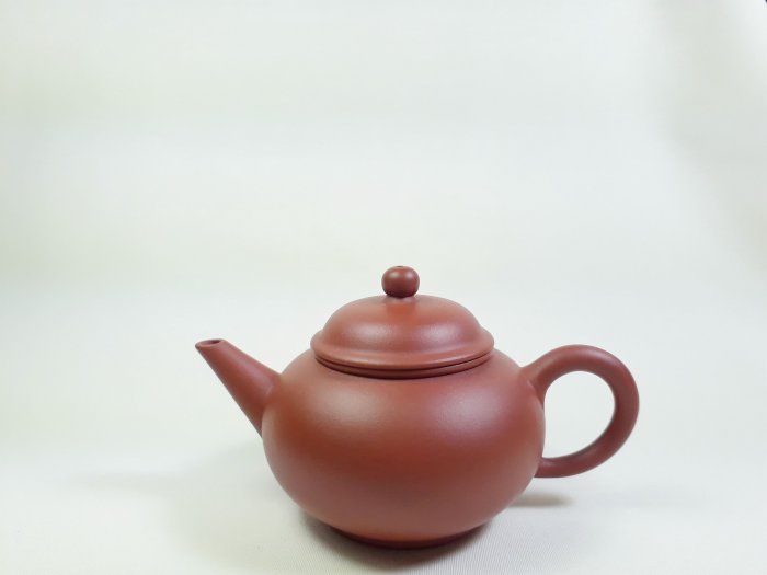 正宗宜興紫砂一廠80年代初期八杯標準壺中國宜興三七章蓋內:順仙(何道洪