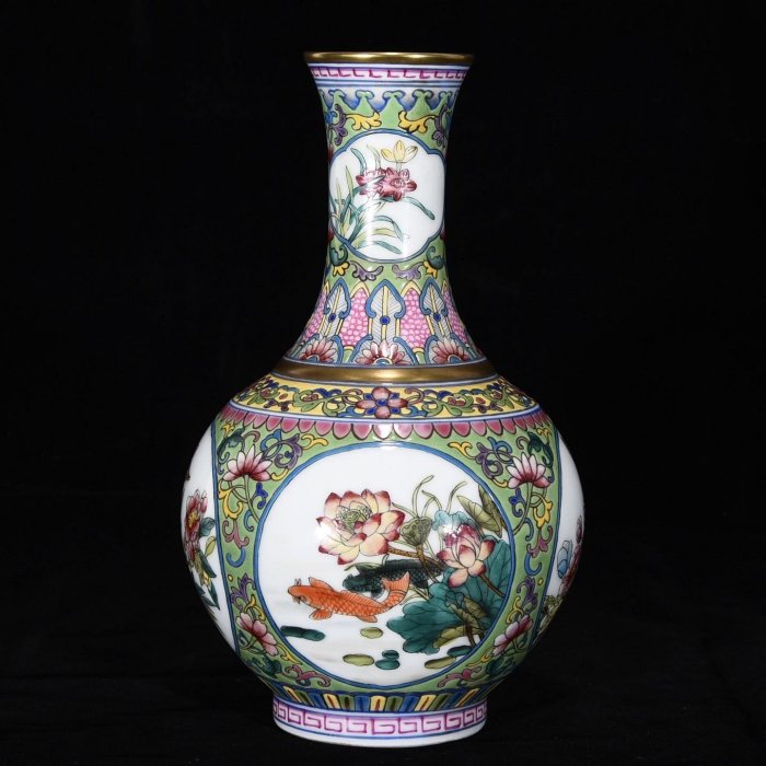 清乾隆粉彩描金開窗花鳥紋賞瓶，高14厘米.直徑27厘米，80028396古玩