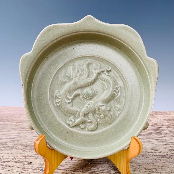 如窯龍文花口筆洗器 迴流汝瓷龍紋筆洗，高4.5釐米，直徑18釐米，20075 瓷器建窯官窯【古雲
