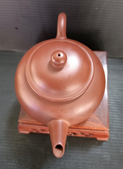 中国古美術・洪壽紫砂壺・原礦清水泥・顧景舟製壺紋・範曾(刻画)・紫泥急須・茶壺 中国古美術・洪壽紫砂壺・原礦清水泥・顧景舟製壺紋・範曾(刻画