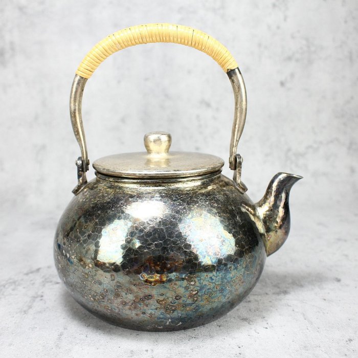 希少 精錫製 富士山三保松原文 茶壺 精錫 壺 銀色 銀 富士山 日本製富士山型純銅細嘴手沖壺-380ml | 日本新光堂| citiesocial