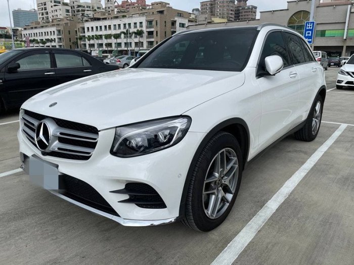 2016年BENZ GLC250 四輪傳動配備全滿 只賣您49萬(蘇蘇)