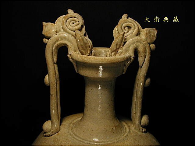 ※中国古美術/唐白磁隻龍耳瓶/唐代/ 白釉双龙耳瓶- 故宫博物院