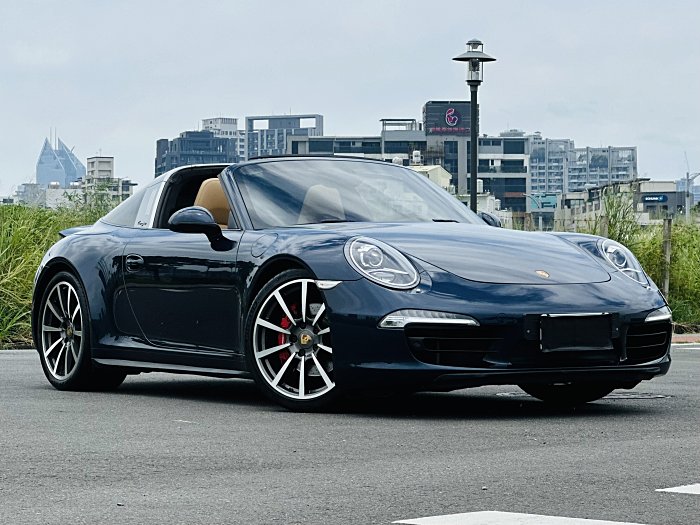 紅牛車業 保時捷 Porsche 911 Targa 4S (991.1)