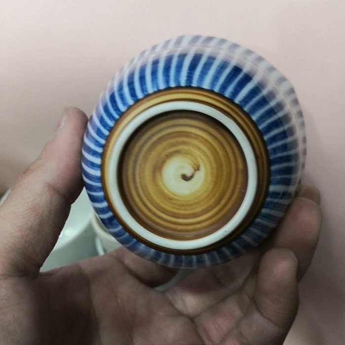 嚴選日本回流手繪青花花口茶杯，中古精品主人杯，尺寸8.5cm口徑、7cm高