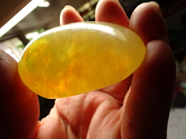 藍晶寶石玉石特賣→〈拋亮原石系列→天然櫻花綠琉璃石+極光蛋白