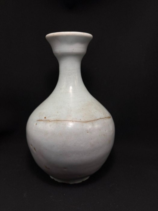 李朝官窯分院15世紀奶白瓷廣口瓶，釉水細膩溫潤，展現初期工藝精髓高18