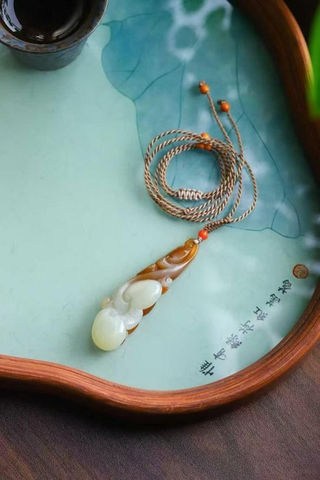 如意  玉石 編號：25106001513 【如意】?事事如意規格：57×16×11mm 重13g材質