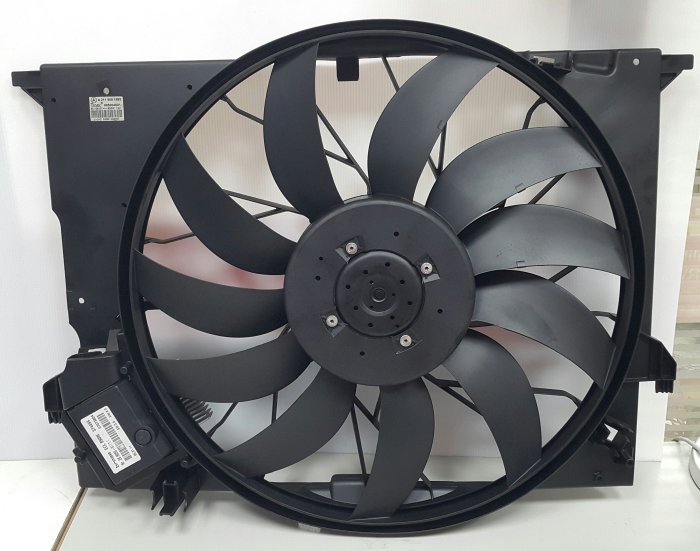 W211 S211 W219 E63 CLS63 AMG M156  850W 水箱散熱馬達 冷氣風扇 輔助風扇 散熱風扇 電子風扇2115001893