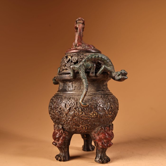 中国古美術・旧藏珍品・唐代風龍紋高浮彫・鎏金銅製酒器・酒具・純銅製・置物・風水 珍品舊藏收純銅銅高浮雕彩繪盤龍蓋熏香爐工藝精湛器形款式精美重950克