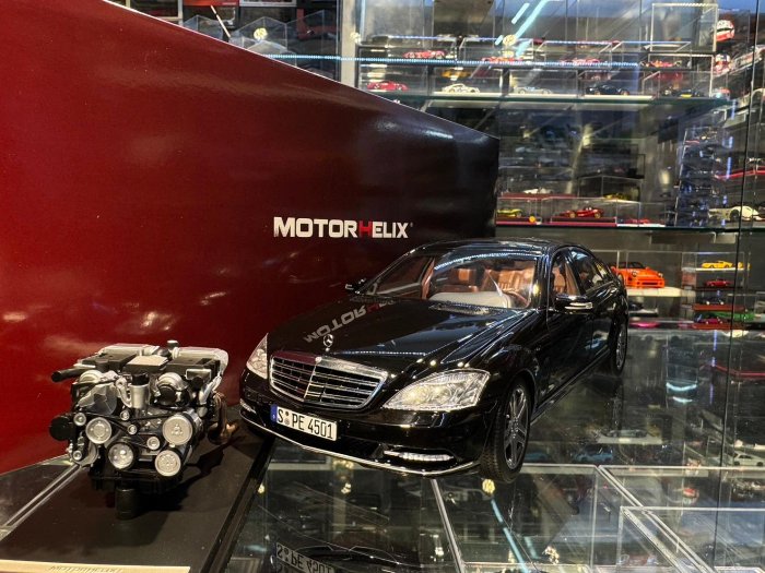 吉華@ 1/18 MotorHelix Mercedes-Benz S-Class S600L W221 Black