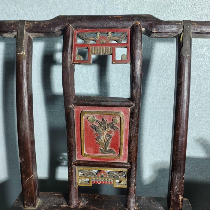 【木】　★ 一対 紅木彫花鳥紋官帽椅 ★　時代物　喜鵲 梅花 彫刻文様　明清家具 A rare pair of huanghuali yokeback armchairs, Late Ming dynasty | 明末