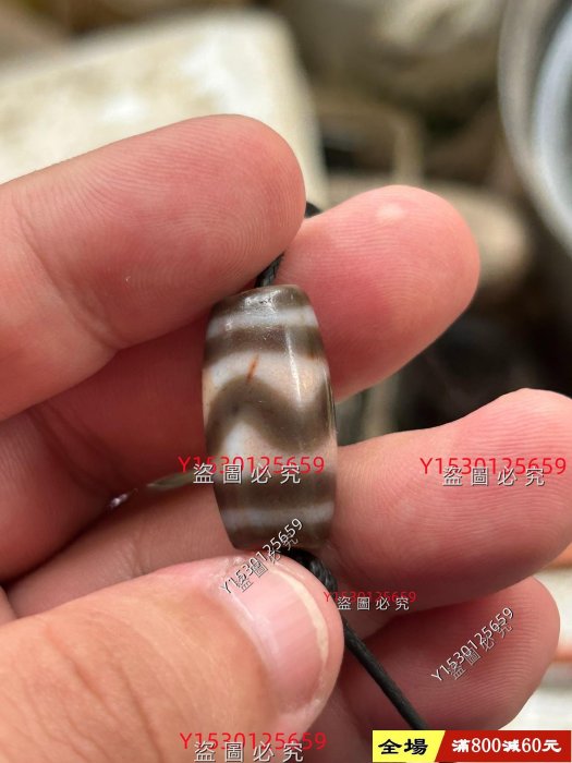 爆沙虎牙天珠雙線虎牙皮殼油潤老氣橫秋至純韻味十足。 舊藏古董古玩