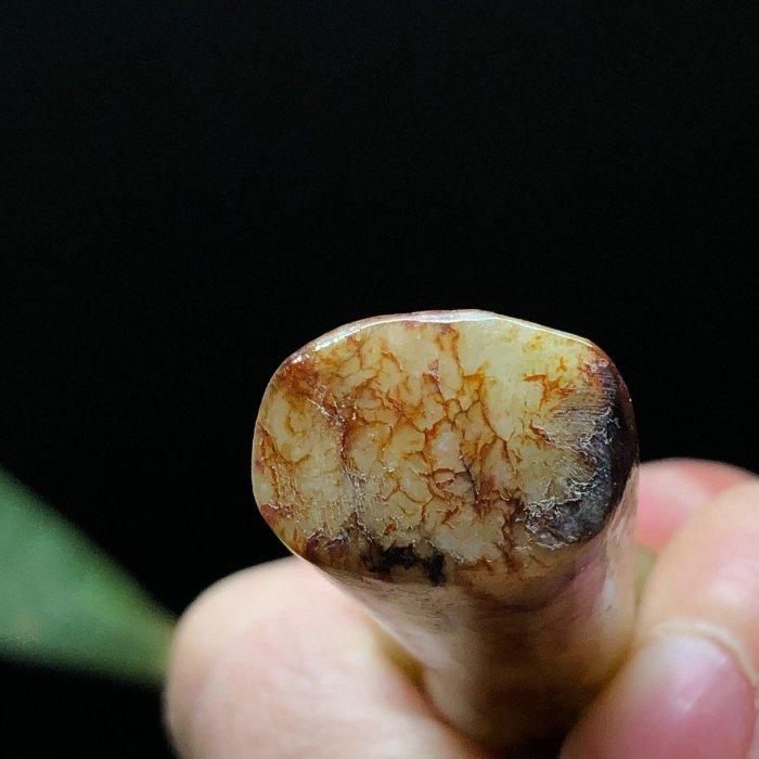 漢代玉人古玉人，玉料超級純！漢代的玉器在琢玉的技法和造型上是不斷的