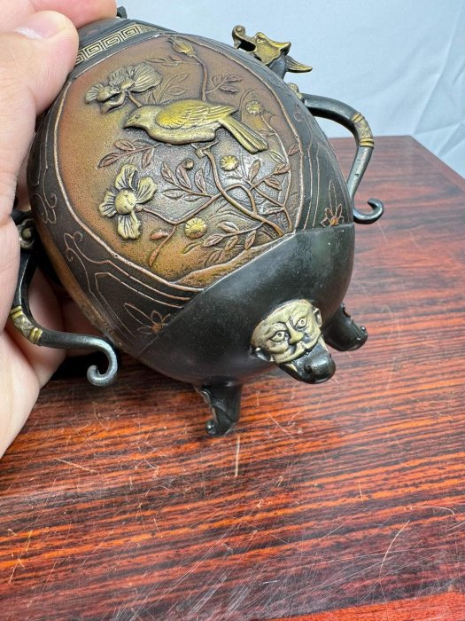 嚴選日本高岡銅器大峰作lions蓋銅香爐，精美花鳥浮雕藝術品，實物高清