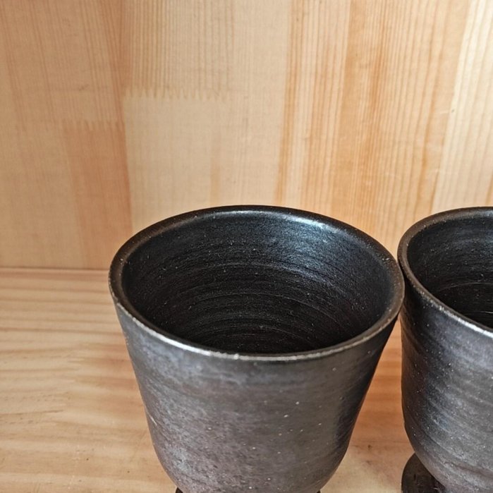 備前燒高足杯嚴選陶瓷，柴燒工藝附款識，口徑8.5cm、高10.5cm，容量