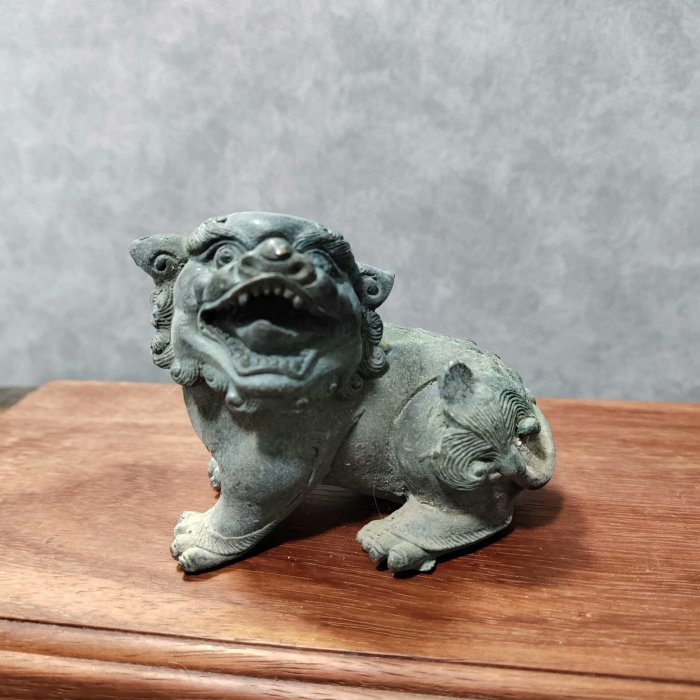 古銅　漢詩刻　獅子摘　印材　紙鎮　置物　V　7501 古銅 漢詩刻 獅子摘 印材 紙鎮 置物 V 7501 - メルカリ