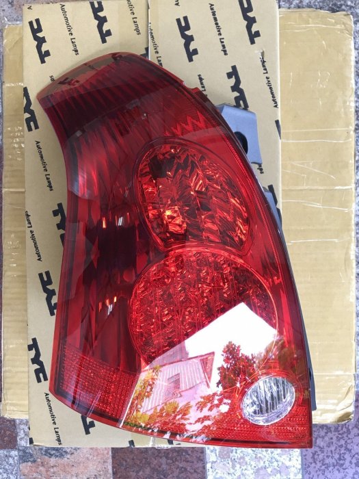 懶寶奸尼 SUZUKI 鈴木 SWIFT 年份05-07 原廠型 LED 後燈 尾燈 尾門燈