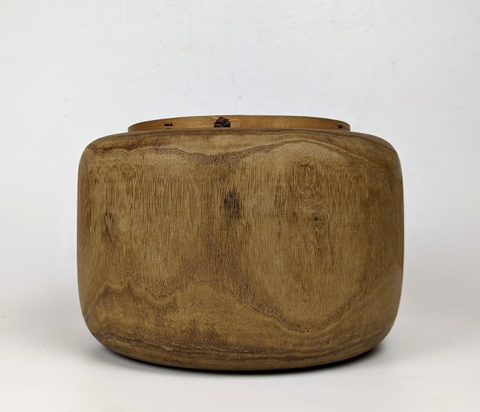 時代　網代木製翁面彫金蓋在銘煙草盆　 小物入　一茂刻 日本古民具/原木刳貫梧桐木火缽30cm /火鉢/火盆/火爐/暖爐/菸草盆