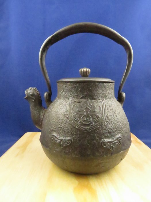 治】龍文堂造 饕餮紋長閑形鉄瓶☆茶道具 BO97 東京中央2019秋