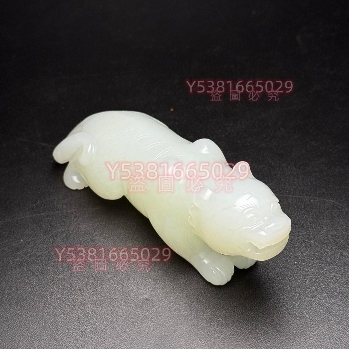 可優惠】和田玉雕刻的玉！和田白玉！玉質溫潤細膩，玉虎象征著威武