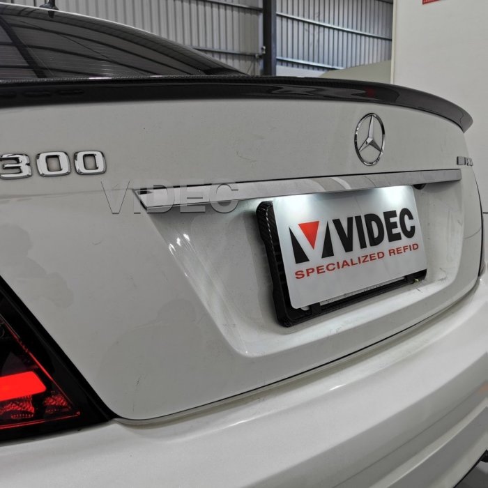 威德汽車精品 BENZ W204 專用 LED 牌照燈 總成 C300 C250 C200 C63 W221 W212
