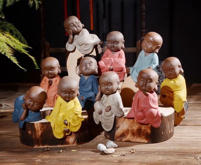 創意陶瓷擺飾紫砂陶禪意靜思小僧10號小沙彌小和尚彩釉陶土陶塑茶寵長輩