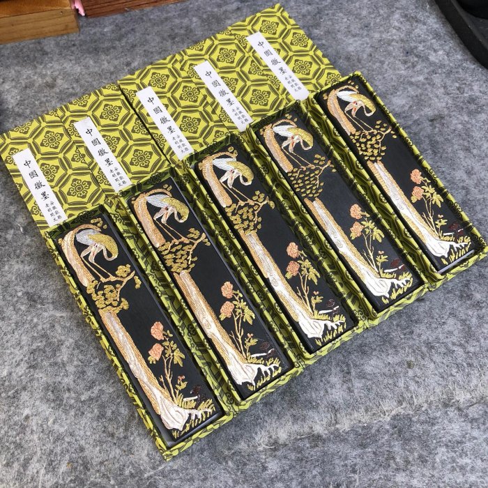 嚴選歙縣老胡開文徽墨，2兩松枝特級徽墨，寧靜草堂厳選5錠合拍，共300