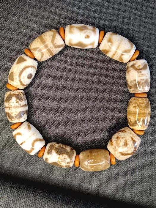 超激レア珍品‼︎ 古代老礦石　双虎牙天珠 老山腳至純老牙黃雙虎牙天珠yzi395 - 老山腳天珠Dzi beads - iOPEN Mall