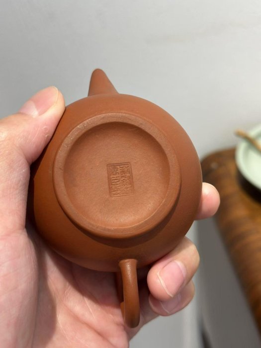 嚴選60年代荊溪南孟臣製一廠紅泥壺，老廠四杯完整宜興紫砂壺紫砂壺並蒂