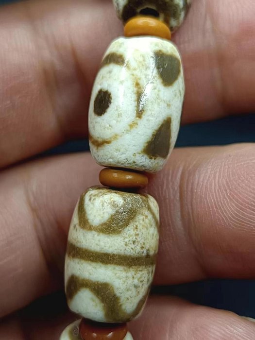 超激レア珍品‼︎ 古代老礦石　双虎牙天珠 四线虎牙天珠=双虎牙天珠，喜欢带图询价，物美价优